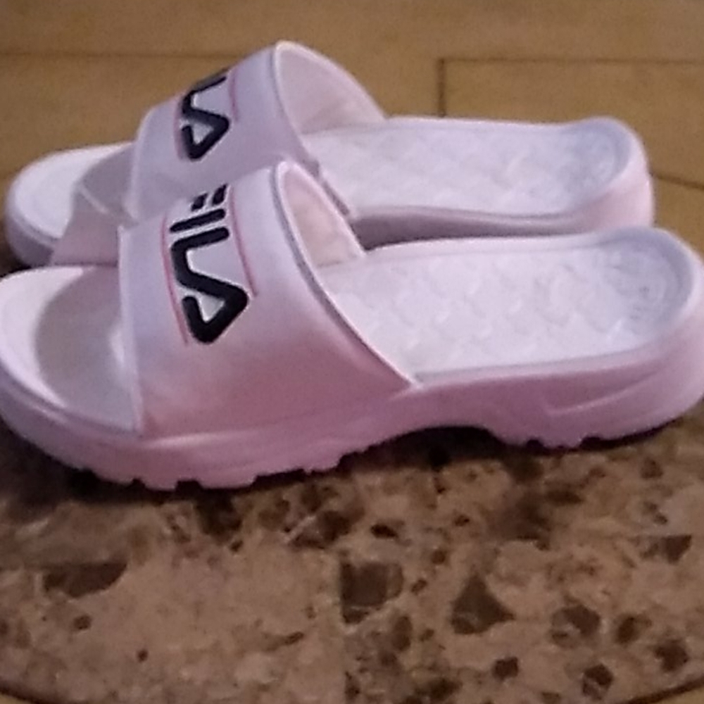 Slippers - Picture 2 of 3